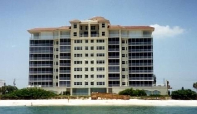 Naples Vanderbilt Beachfront Luxury -Gorgeous ! 14 days ok