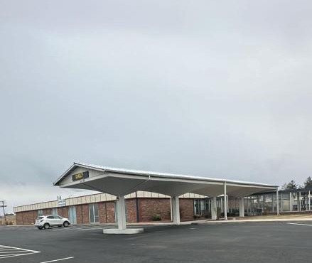 Napoleon Inn and Suites