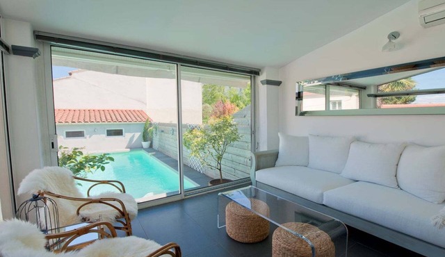 Narbonne central with saltwater pool and family friendly, location!