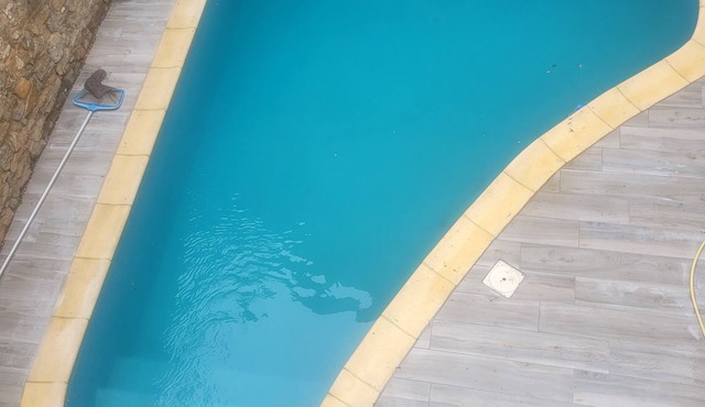 NARBONNE CV- South France- private pool not overlooked- apartment 2bed- 3-4 pers