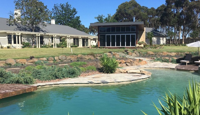 Naringal Homestead - Luxury Farm Getaway