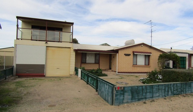 Narnia - Esplanade position - off peak specials!