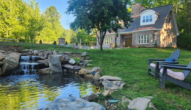 Narnia House - Pickleball Court - CS Lewis Retreat