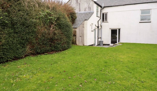 NARNIA, pet friendly, character holiday cottage in Delabole