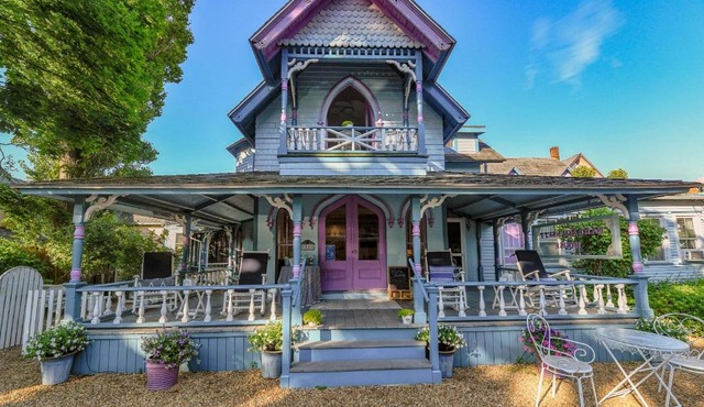 Narragansett House