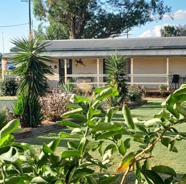 Narromine Aerodrome Tourist Park and Motel