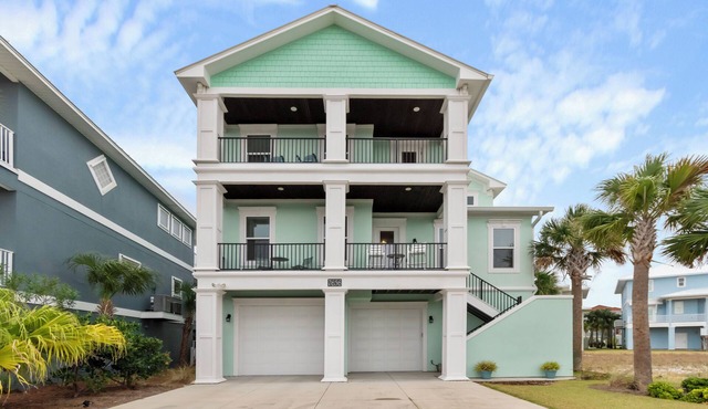 🌊 Narrvelous – Sound-View 5BR Home w/Pool, Tennis, Firepit & Walk to Beach