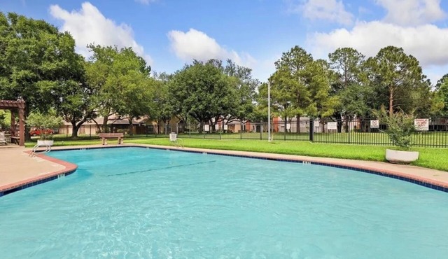 NASA, Lake, and to the Moon 2-bedroom townhome