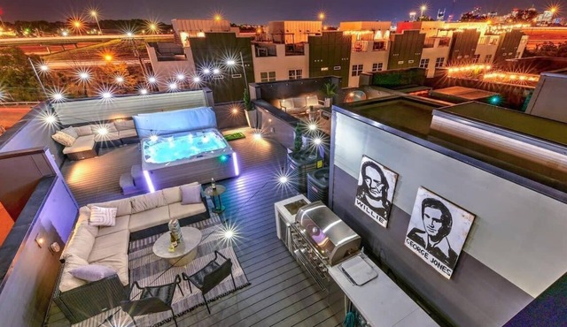 Nash Luxe Party! 13 Beds - Priv Hot Tub/Game Room!