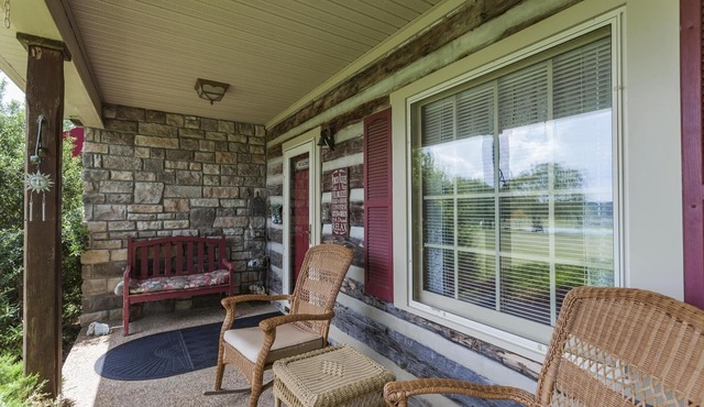 Nashville Cabin - 1 Bed Adult Property (WiFi, W/D, Jacuzzi, No Cleaning Fee)