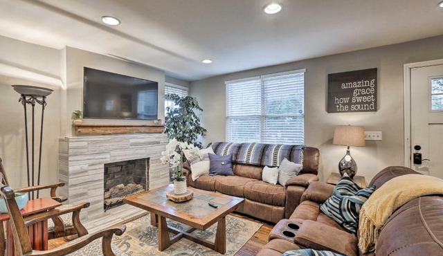 Nashville Home with Fire Pit and Yard, 3 Mi to Dwtn