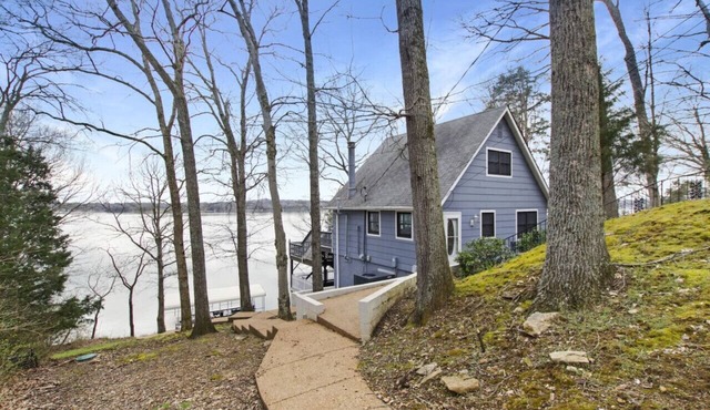 Nashville Lake Chalet, Waterfront Sunset Views!
