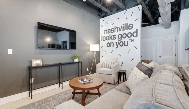 Nashville Looks Good On You