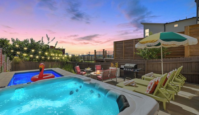 Nashville Mega House ★ Sleeps up to 24 ★ Pools & Hot Tubs ★ Close to Broadway/DT