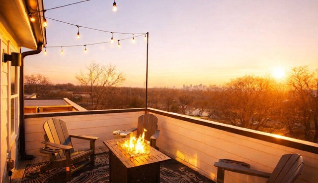 🌇 Nashville Rooftop Retreat - Fire Pit, Skyline Views, Sleeps 12! 🎶