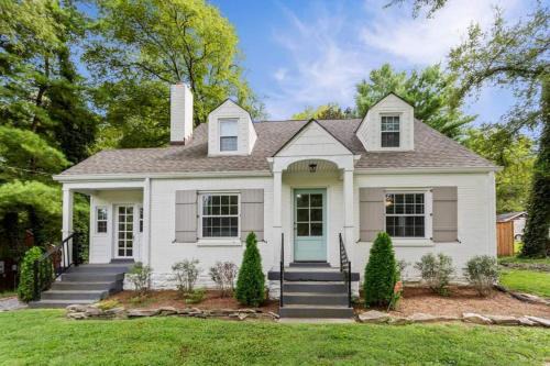 Nashville's Cumberland Cottage