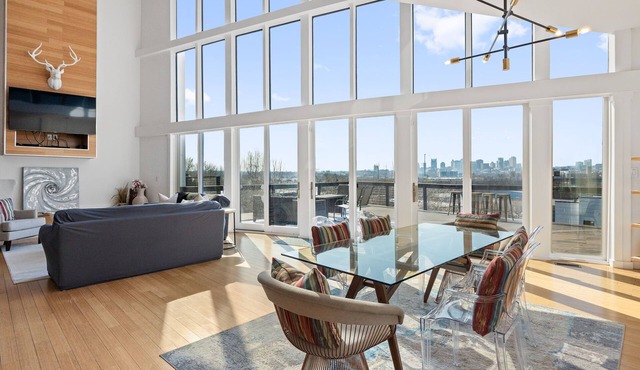 Nashville Skyline Views - 3BR/3BA, 5 Mins to Downtown