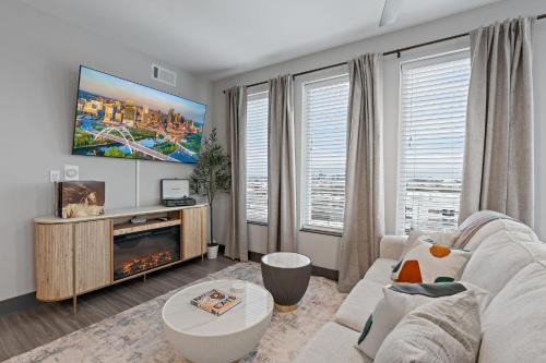 Nashville Skyline Views Near Music Row & Gulch