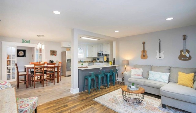 Nashville Vibes 4 bd/2.5 ba, Hot Tub, Game Room