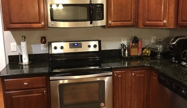 NashvilleBrentwood Tn large family home 90 day minimum stay required to rent.