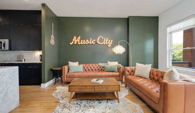 Nashvista Townhome- Downtown Views - 10 Comfy Beds