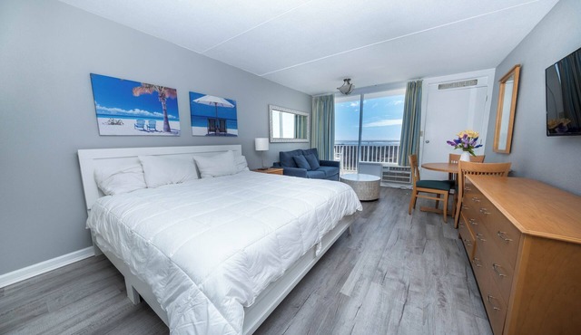 Nassau Inn Beachfront