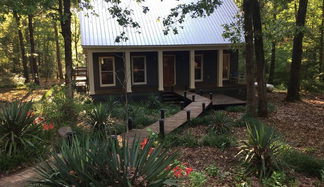 Natchez Trace Cabin Retreat on 5 acres