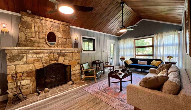 Nate`s Cabin at Water`s Edge