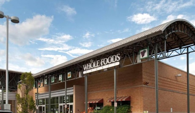 National at Clarendon Metro