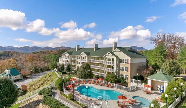 National Park Adventure! w/Kitchen, Outdoor Pool