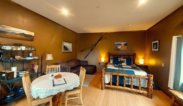 National Park Stay: Immerse yourself in Alaska's biggest park with modern comforts and no crowds. Family-friendly, pets OK!