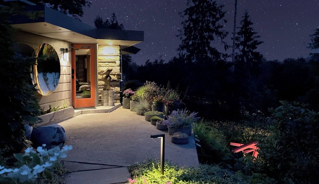 Nationally Registered Usonian Cottage at Lynn Hall by FLW's Fallingwater Builder