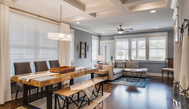 Nations Dream Home - Walk to food & drink! 10 mins from BRDWY! Family friendly!