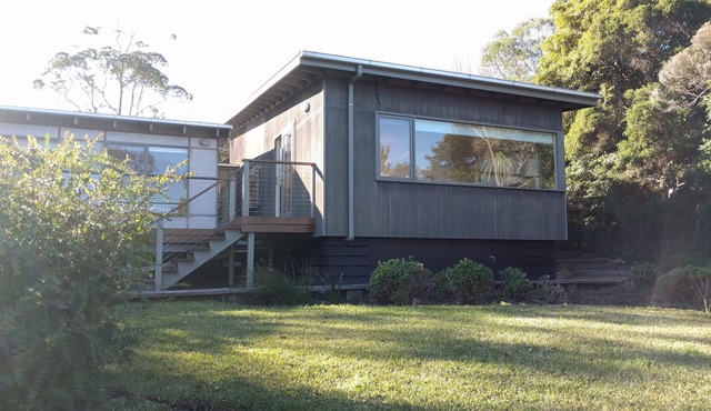 Native garden serenity near beach and wineries
