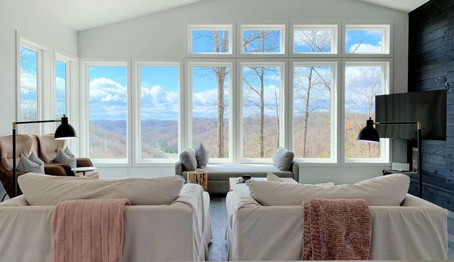 Natty by Nature – Secluded Dale Hollow Lake Cabin surrounded by Woods & Water