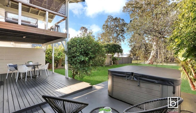 Natuna Lakeside Retreat