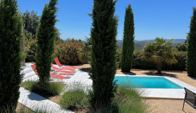 NATUR LODGE, bungalows and individual pool, natural site, exceptional view