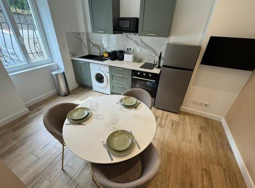 Natural chic-T2 carré de soie -Medipôle- Astroballe