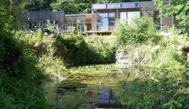 Natural house in an atypical site