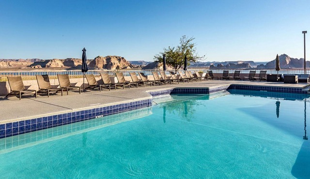 Naturalistic Escape! Minutes away from Lake Powell Campground, Pool, Restaurant