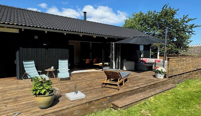 Nature and calm in modern home on Tuse Næs