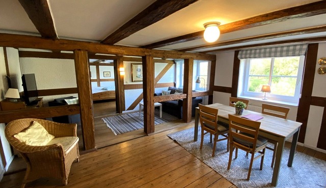 Nature and tranquillity - in a historic thatched farmhouse with a large garden in Malzow