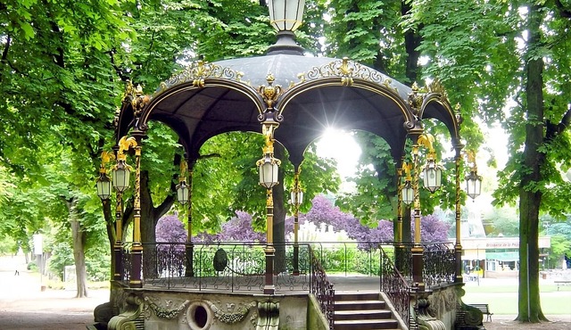 Nature at Your Doorstep! Pets Allowed, Seasonal Swimming Pool!