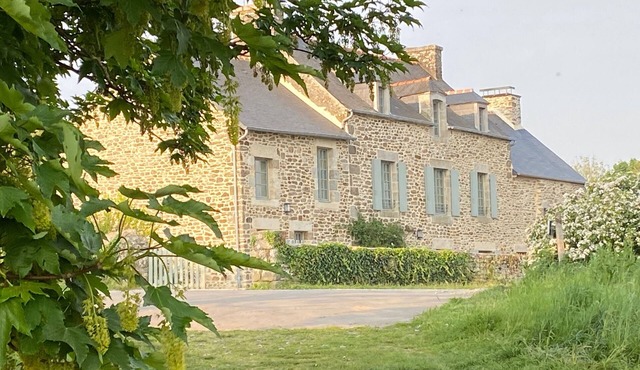 Nature, Authenticité, et art de Vivre Dans une Jolie Maison sur la Rance