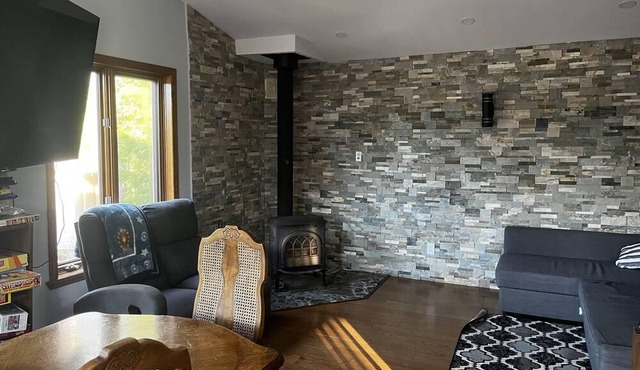 Nature bound Sleeps 8 Cottage - perfect for a quiet reset in nature