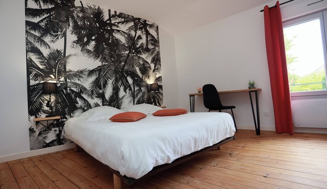 Nature break in Doué La Fontaine: house with terrace and Bioparc decor