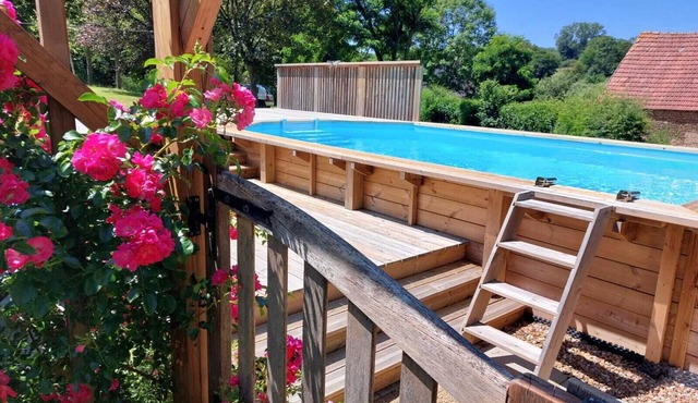 Nature break in the heart of a shady enclosed park