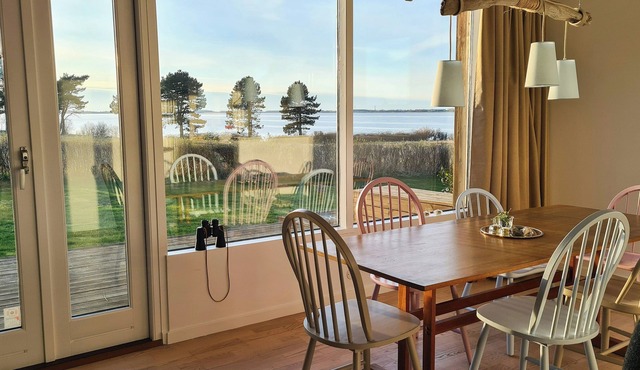 Nature cabin with view by the Falster coast