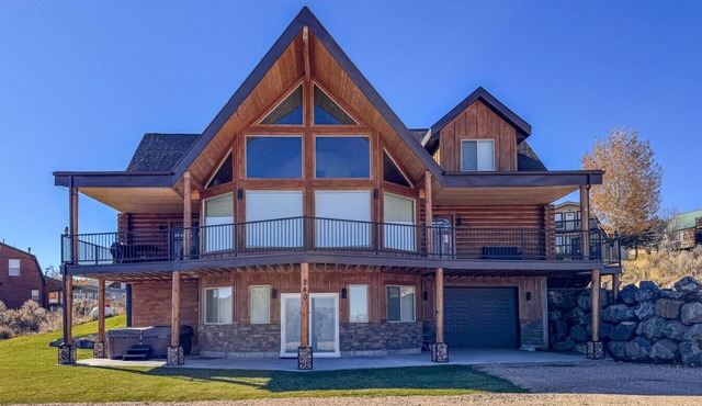 Nature Calls- New home, hot tub & Ideal Beach Pass