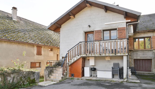 Nature & Calm Between Two Lakes